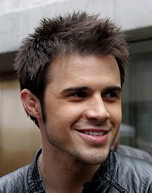 How tall is Kris Allen?